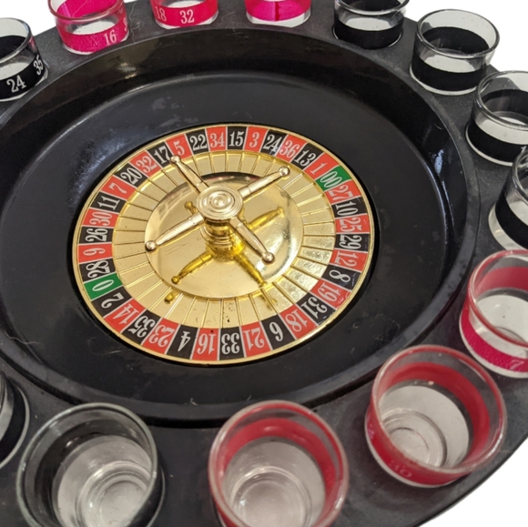 Shot Glass Roulette Drinking Game Set 🎲🥃 - Picture 6 of 9